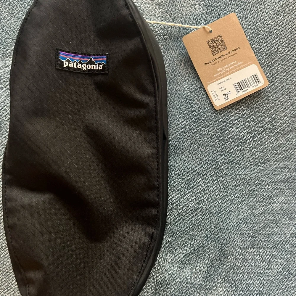 Patagonia Black Hole Cube 3L - Black - Picture 1 of 4